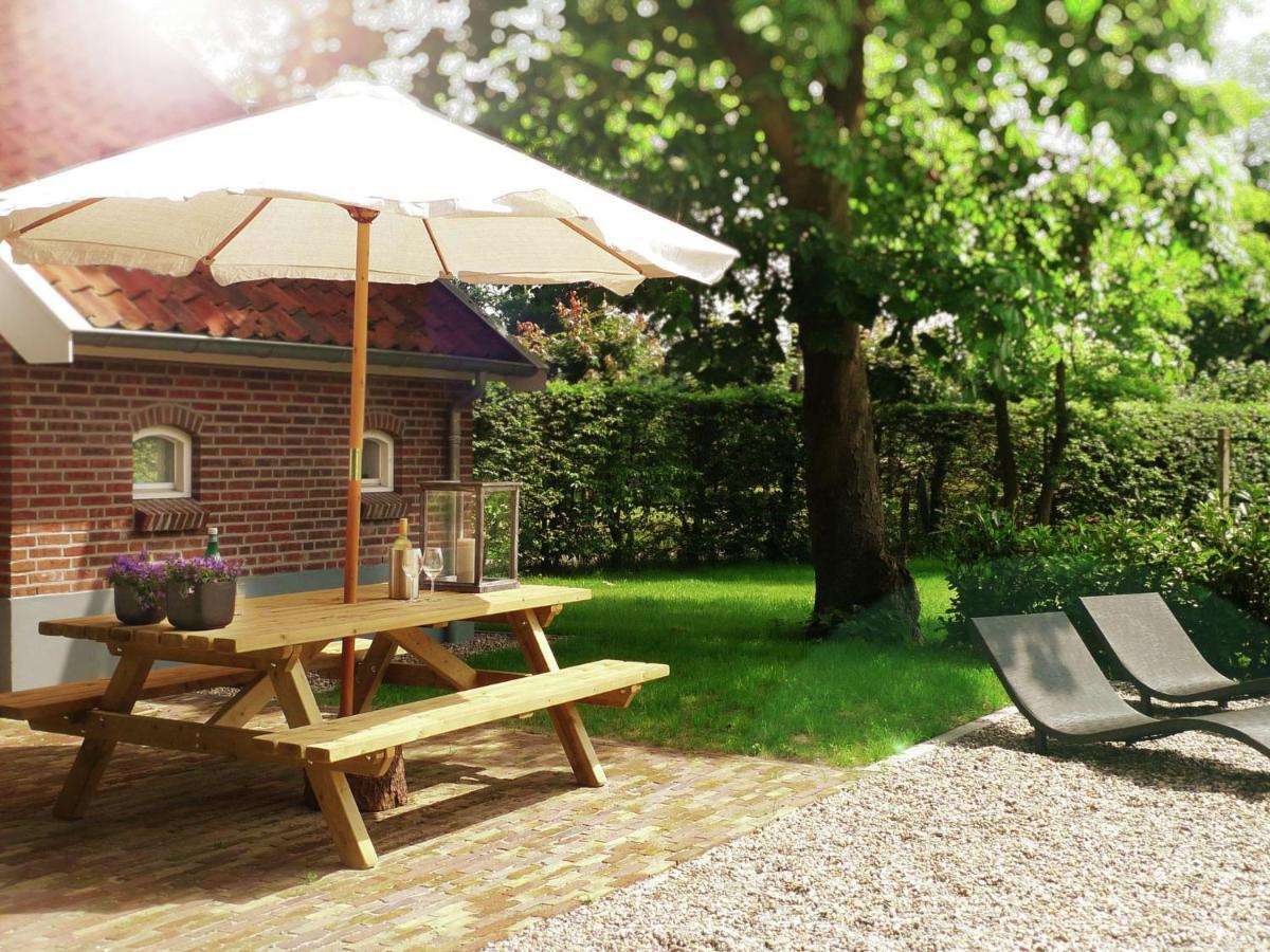 Lovely Holiday Home in Haaksbergen with Terrace Garden BBQ Buitenkant foto