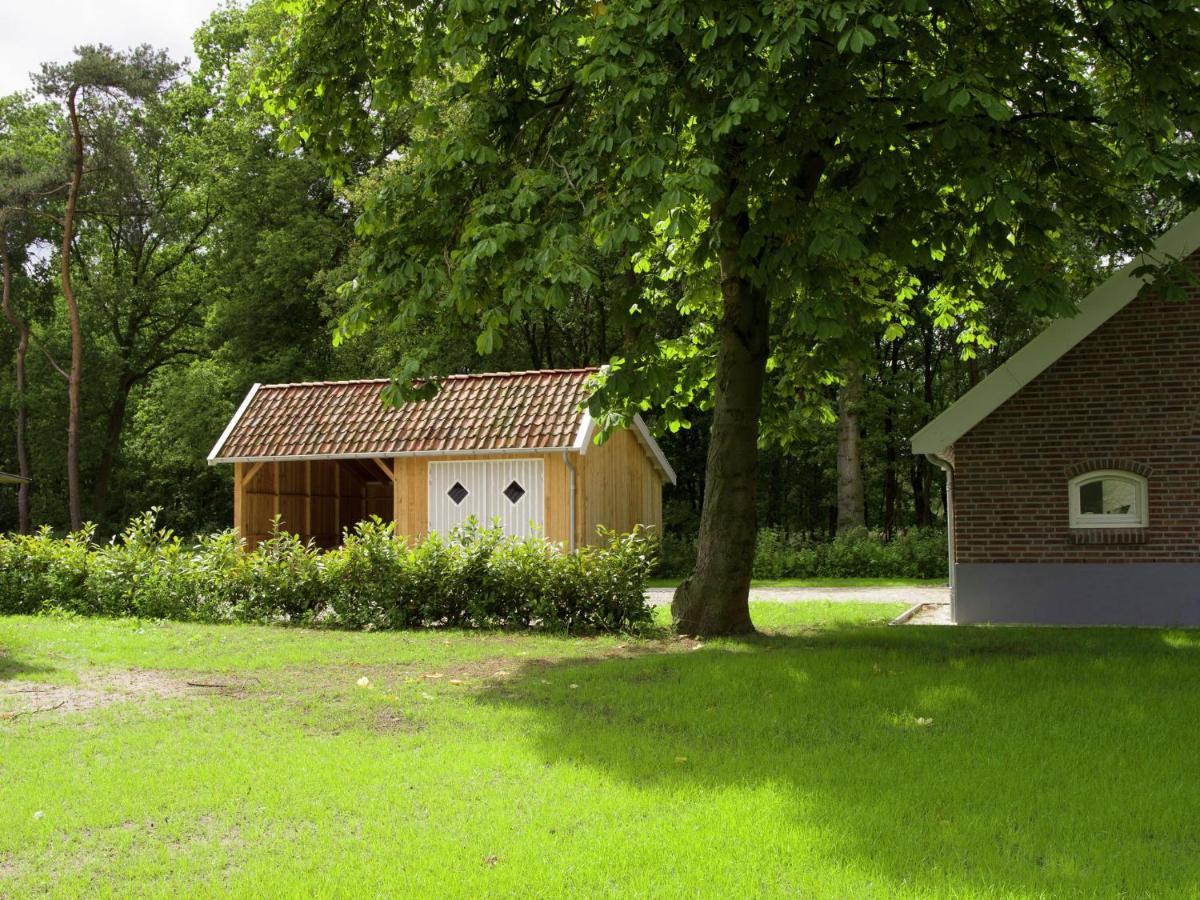Lovely Holiday Home in Haaksbergen with Terrace Garden BBQ Buitenkant foto