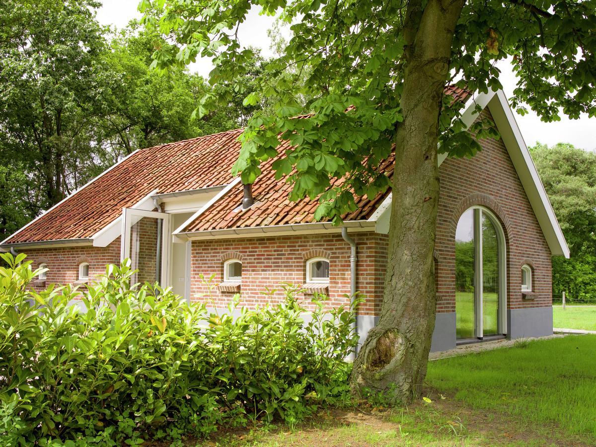 Lovely Holiday Home in Haaksbergen with Terrace Garden BBQ Buitenkant foto